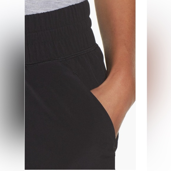 Zella Outside Adventures Bermuda Shorts - Picture 5 of 7